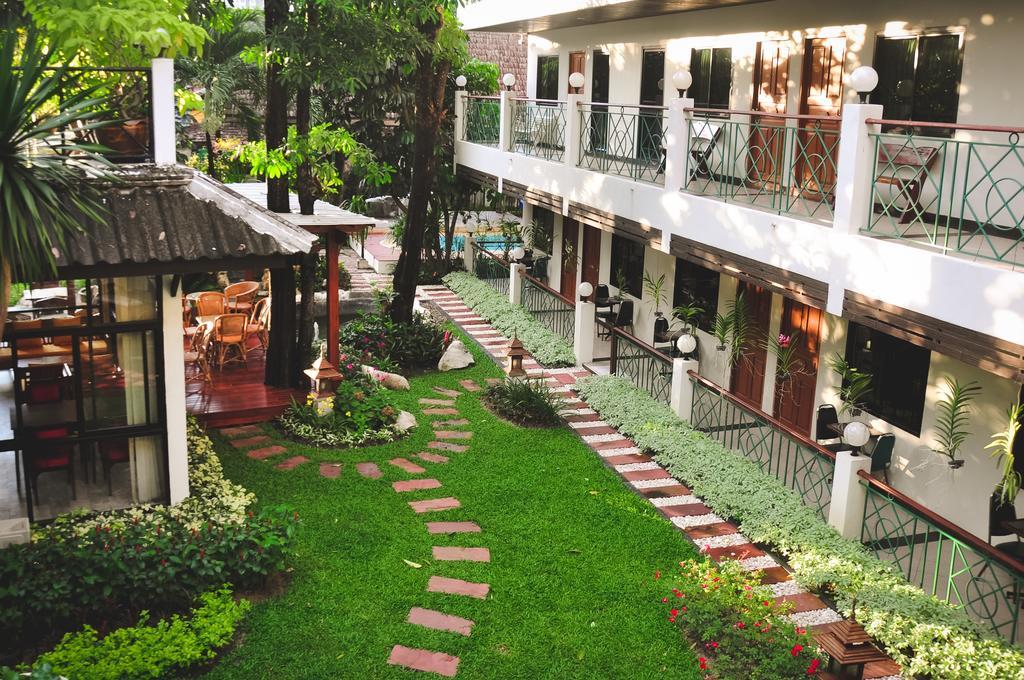 Charlie House Pin Klao Hotel Bangkok Exterior photo