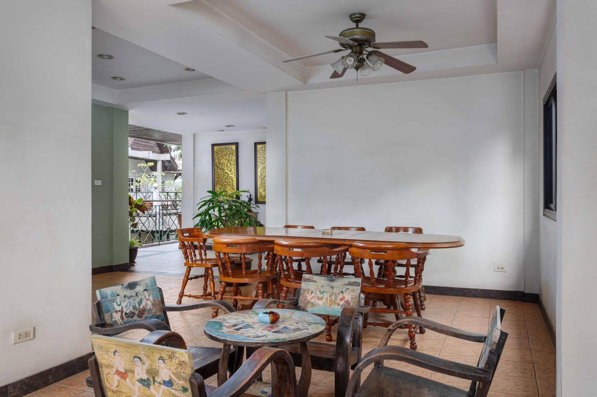 Charlie House Pin Klao Hotel Bangkok Exterior photo