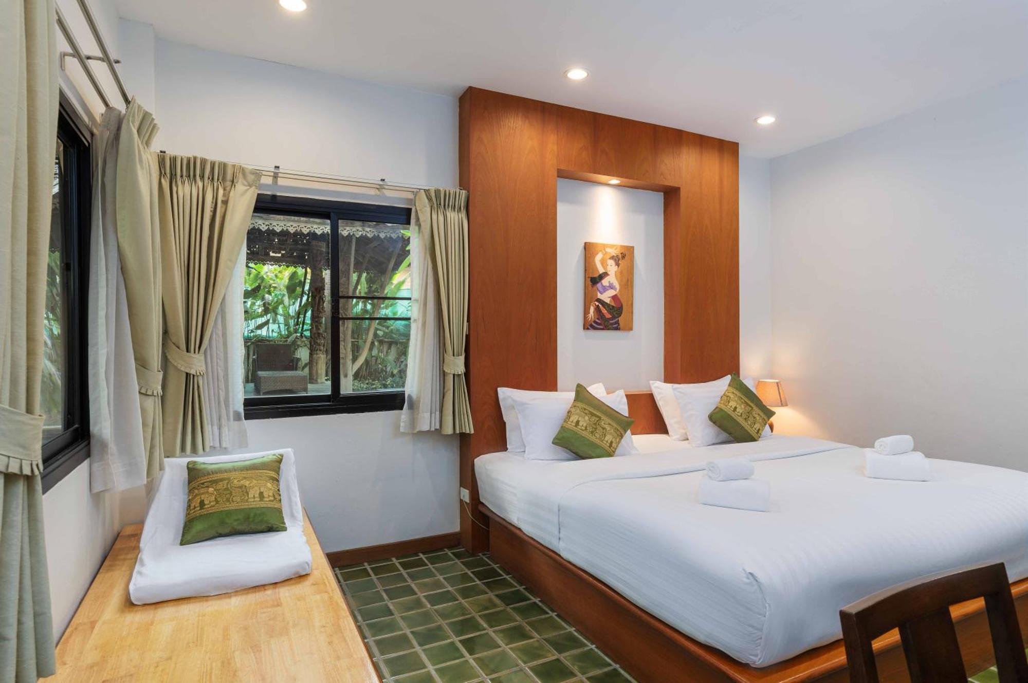 Charlie House Pin Klao Hotel Bangkok Exterior photo