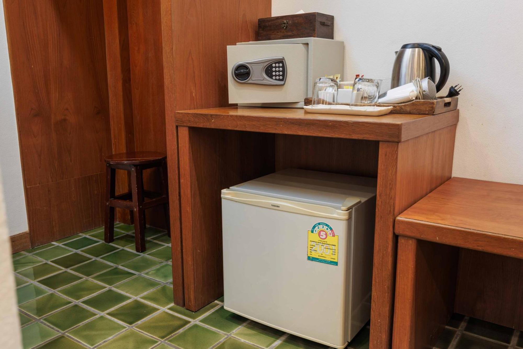 Charlie House Pin Klao Hotel Bangkok Room photo