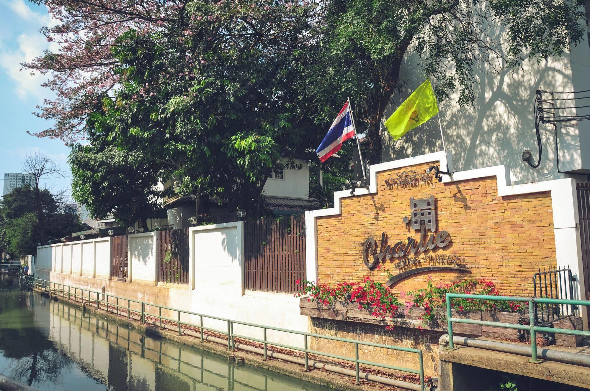Charlie House Pin Klao Hotel Bangkok Exterior photo