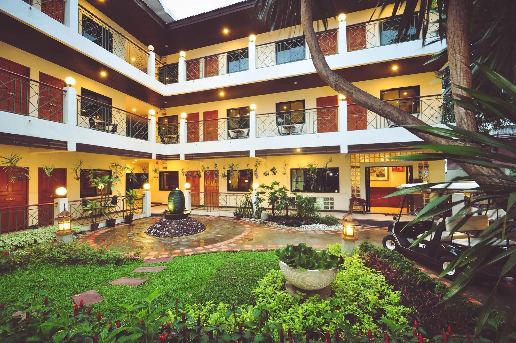 Charlie House Pin Klao Hotel Bangkok Exterior photo