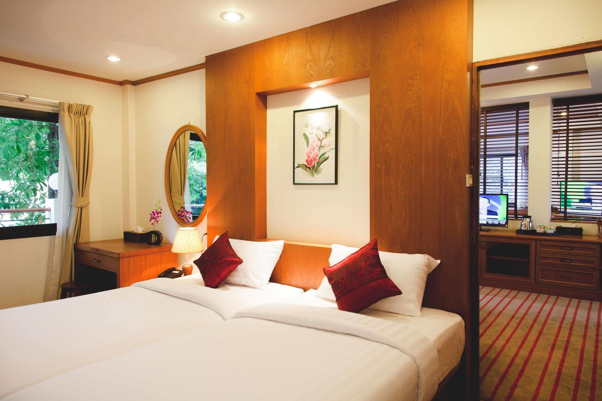 Charlie House Pin Klao Hotel Bangkok Exterior photo