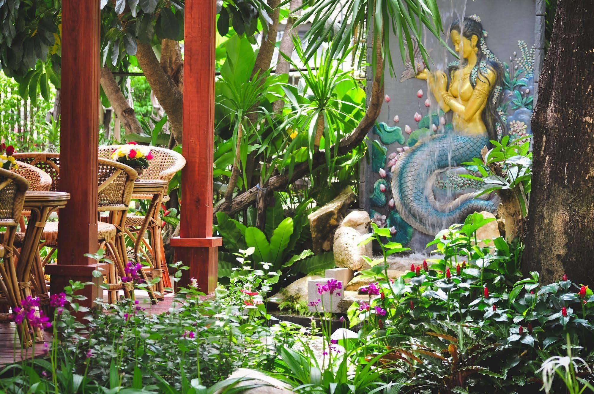 Charlie House Pin Klao Hotel Bangkok Exterior photo